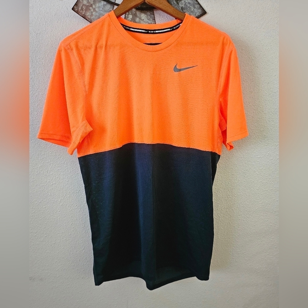 Nike Dry Fit  Orange Navy Boy 's Outdoor Top Size M.